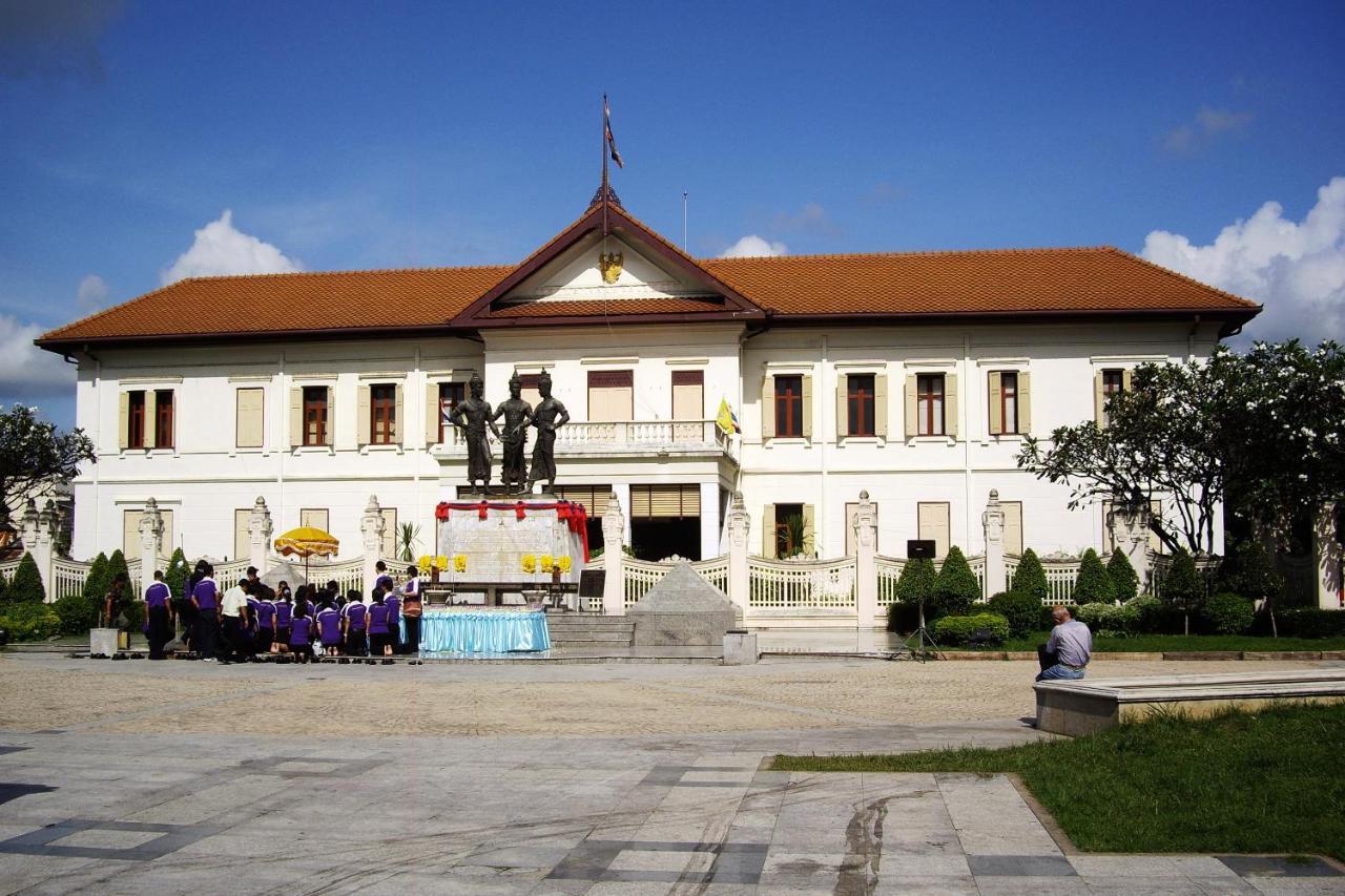 Oyo 1015 Once More Hostel Chiang Mai Exterior photo